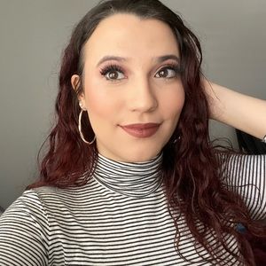 Meet your Posher, Julia